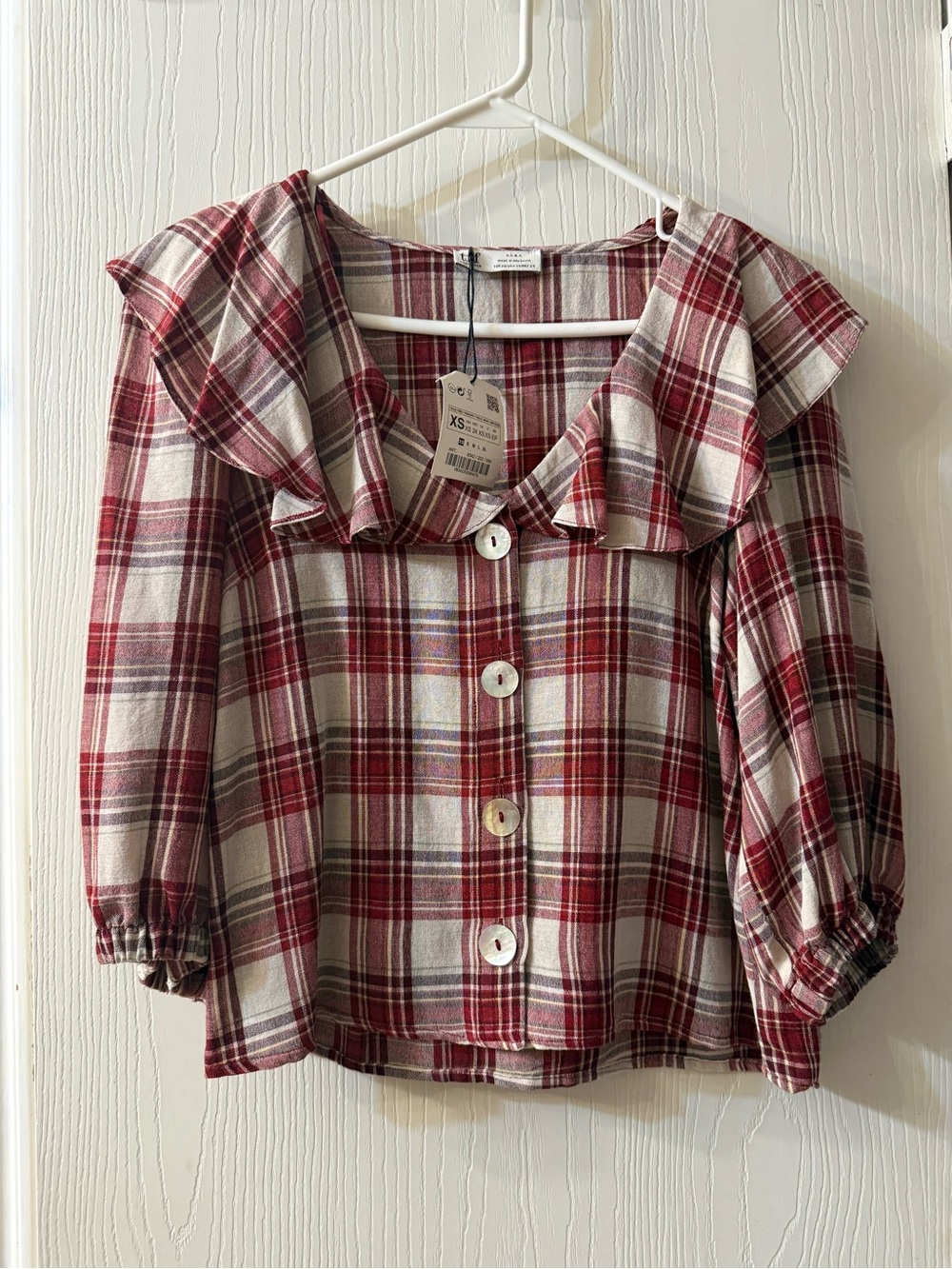 🛍️NWT Zara Women’s XS Red and Cream Plaid Button-Up Top with Statement Collar